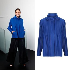 NWT ALQUEMA Sports pleated windbreaker jacket in Royal Blue *no hood